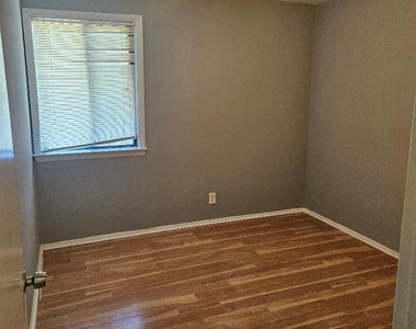 3936 Stone Gate Drive - Photo Thumbnail 21