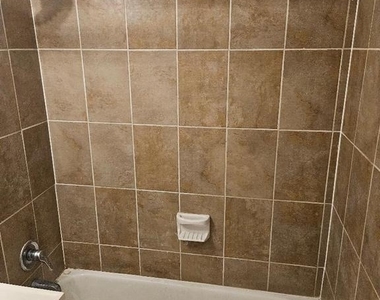 3936 Stone Gate Drive - Photo Thumbnail 2