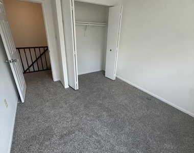 306 Hillside Terrace - Photo Thumbnail 16