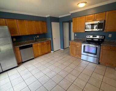 306 Hillside Terrace - Photo Thumbnail 9
