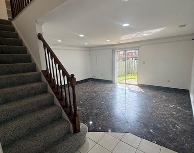 306 Hillside Terrace - Photo Thumbnail 4