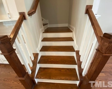 804 Bankston Woods Way - Photo Thumbnail 16
