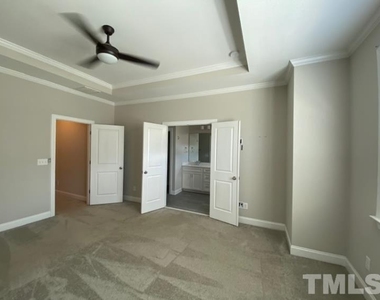 804 Bankston Woods Way - Photo Thumbnail 17