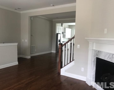 804 Bankston Woods Way - Photo Thumbnail 3