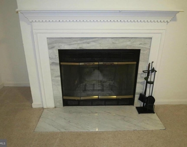 2208 Wimbledon Circle - Photo Thumbnail 24