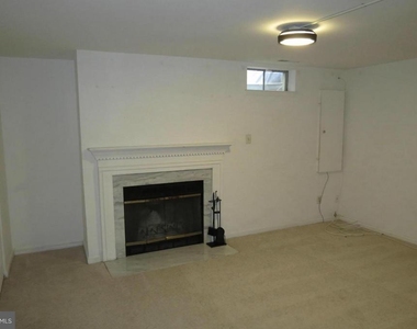 2208 Wimbledon Circle - Photo Thumbnail 23