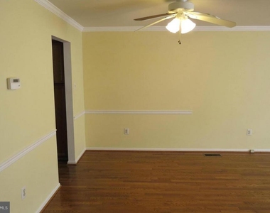 2208 Wimbledon Circle - Photo Thumbnail 11