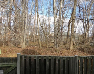 2208 Wimbledon Circle - Photo Thumbnail 8