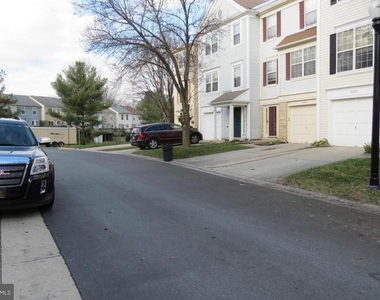 2208 Wimbledon Circle - Photo Thumbnail 27