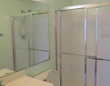 2208 Wimbledon Circle - Photo Thumbnail 20