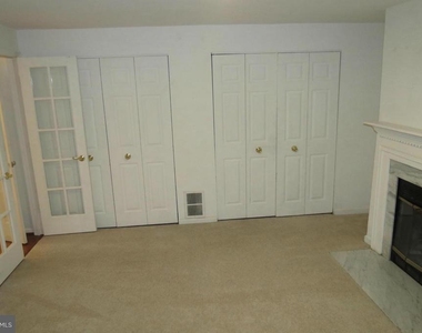 2208 Wimbledon Circle - Photo Thumbnail 25