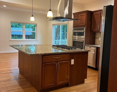5311 Sangamore Road - Photo Thumbnail 14