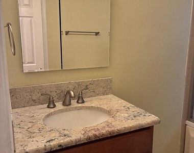 5311 Sangamore Road - Photo Thumbnail 11