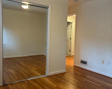 5311 Sangamore Road - Photo Thumbnail 10