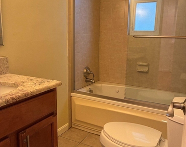 5311 Sangamore Road - Photo Thumbnail 12