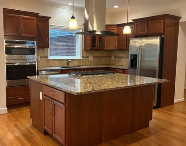 5311 Sangamore Road - Photo Thumbnail 15