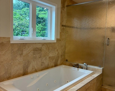 5311 Sangamore Road - Photo Thumbnail 20
