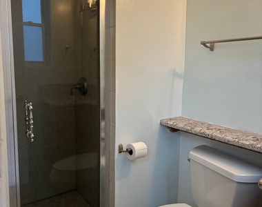 5311 Sangamore Road - Photo Thumbnail 7