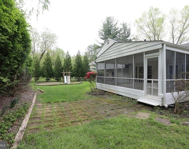 10052 Colebrook Avenue - Photo Thumbnail 1