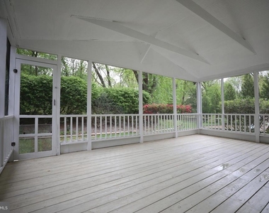10052 Colebrook Avenue - Photo Thumbnail 9