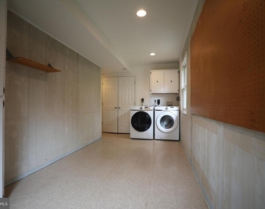 10052 Colebrook Avenue - Photo Thumbnail 16