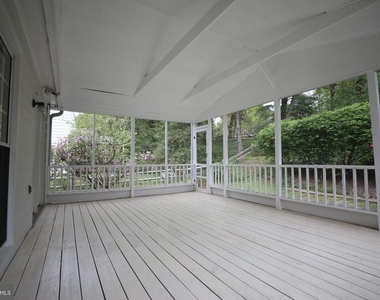 10052 Colebrook Avenue - Photo Thumbnail 10