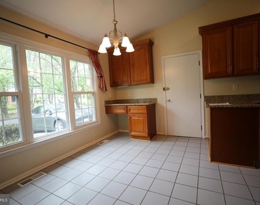 10052 Colebrook Avenue - Photo Thumbnail 5