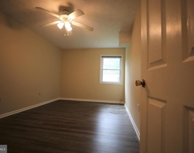 10052 Colebrook Avenue - Photo Thumbnail 14