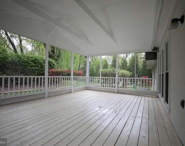 10052 Colebrook Avenue - Photo Thumbnail 8