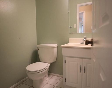 10052 Colebrook Avenue - Photo Thumbnail 15
