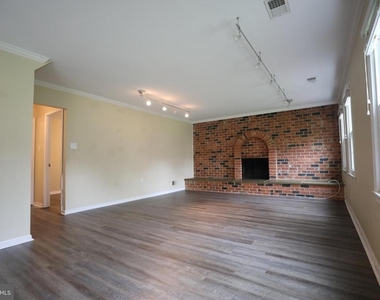 10052 Colebrook Avenue - Photo Thumbnail 12