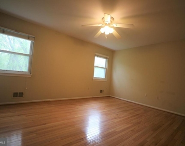 10052 Colebrook Avenue - Photo Thumbnail 20