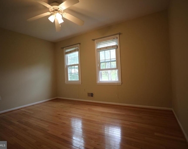 10052 Colebrook Avenue - Photo Thumbnail 24