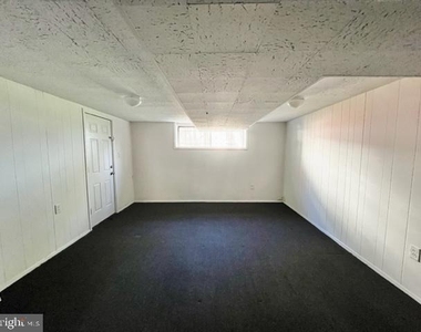 912 Hoyt Street - Photo Thumbnail 27