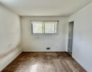 912 Hoyt Street - Photo Thumbnail 24