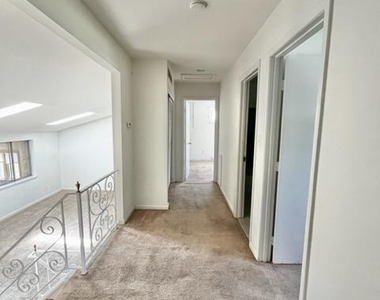 912 Hoyt Street - Photo Thumbnail 22