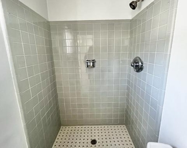 912 Hoyt Street - Photo Thumbnail 26