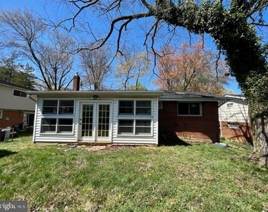 912 Hoyt Street - Photo Thumbnail 30