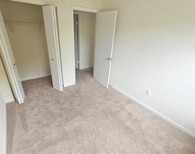 13906 Highstream Place - Photo Thumbnail 12