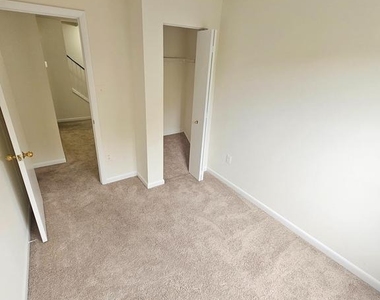 13906 Highstream Place - Photo Thumbnail 18
