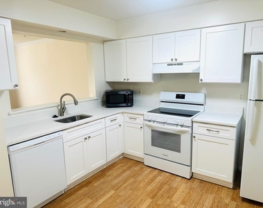 13906 Highstream Place - Photo Thumbnail 2