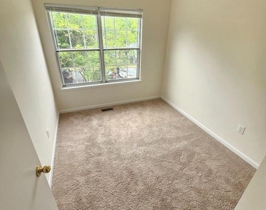 13906 Highstream Place - Photo Thumbnail 11