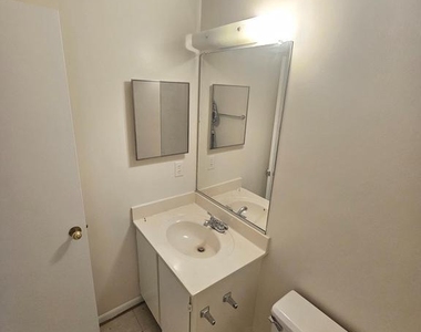 13906 Highstream Place - Photo Thumbnail 3