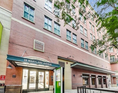 38 Maryland Avenue - Photo Thumbnail 11