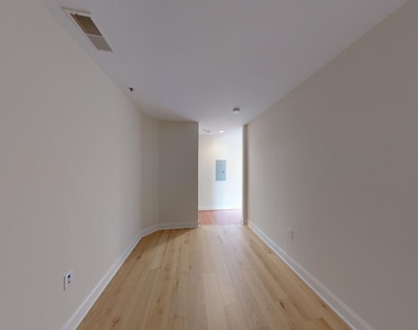 38 Maryland Avenue - Photo Thumbnail 7