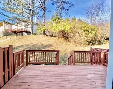 610 Coral Reef Drive - Photo Thumbnail 14