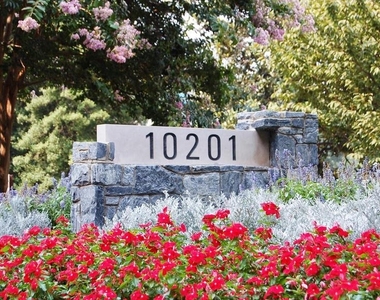 10201 Grosvenor Place - Photo Thumbnail 13