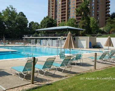 10201 Grosvenor Place - Photo Thumbnail 26