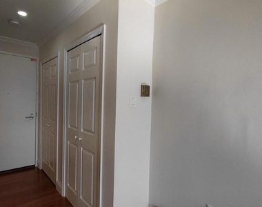 10201 Grosvenor Place - Photo Thumbnail 6