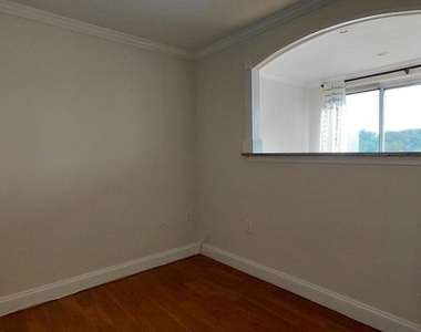 10201 Grosvenor Place - Photo Thumbnail 4